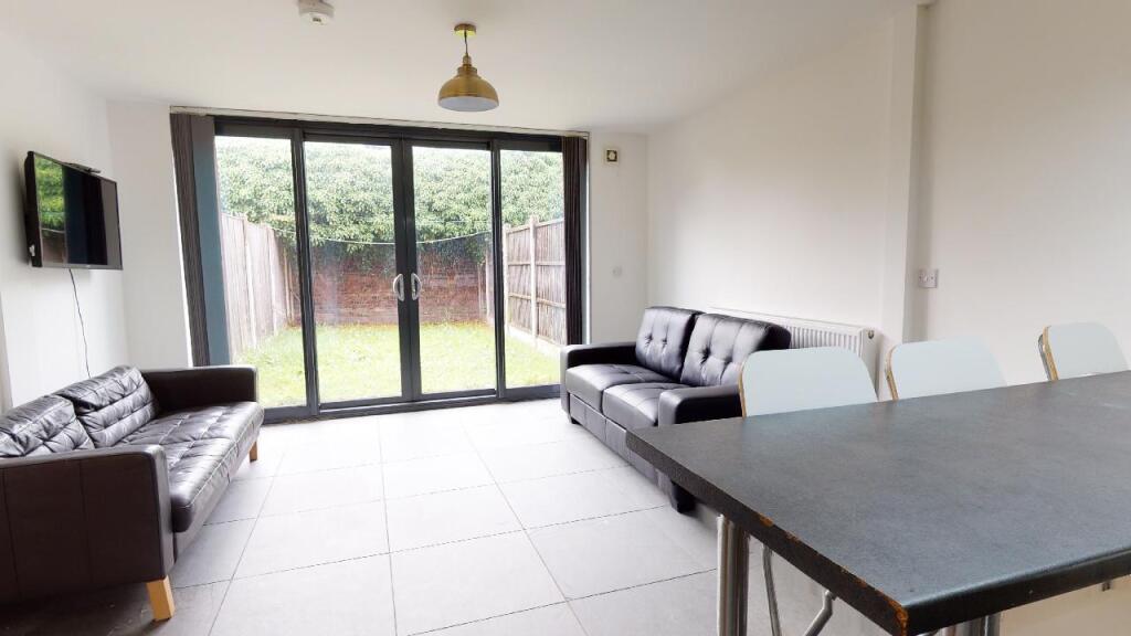 6 bed Detached for rent in Liverpool. From Rooms4u - Liverpool