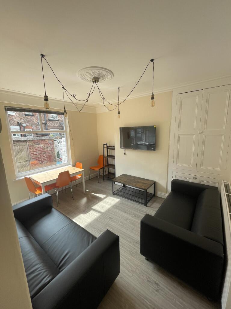 5 bed Detached for rent in Liverpool. From Rooms4u - Liverpool