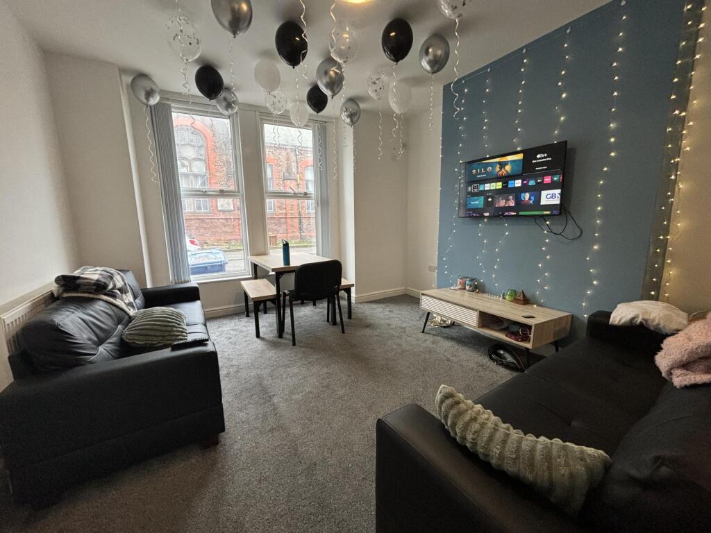 5 bed Detached for rent in Liverpool. From Rooms4u - Liverpool