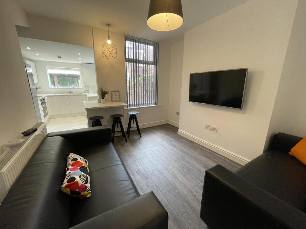 5 bed Detached for rent in Liverpool. From Rooms4u - Liverpool