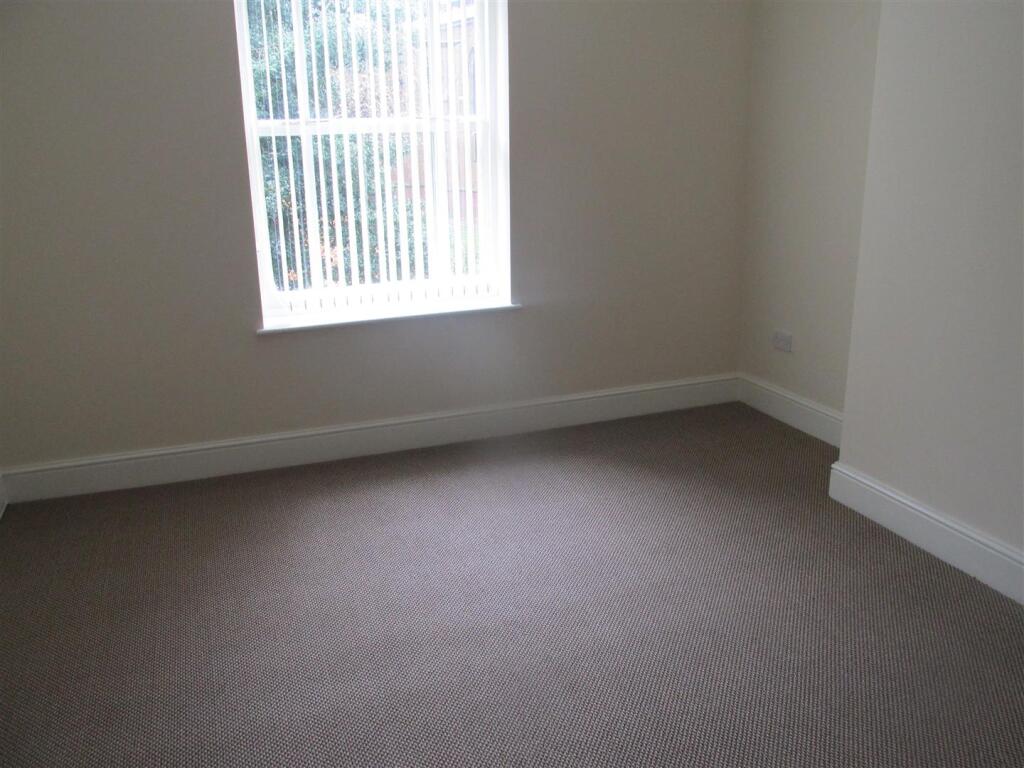 1 bed Detached for rent in Oldbury. From Samuel & Co - West Bromwich 1 bed Detached for rent in Oldbury. From Samuel & Co - West Bromwich