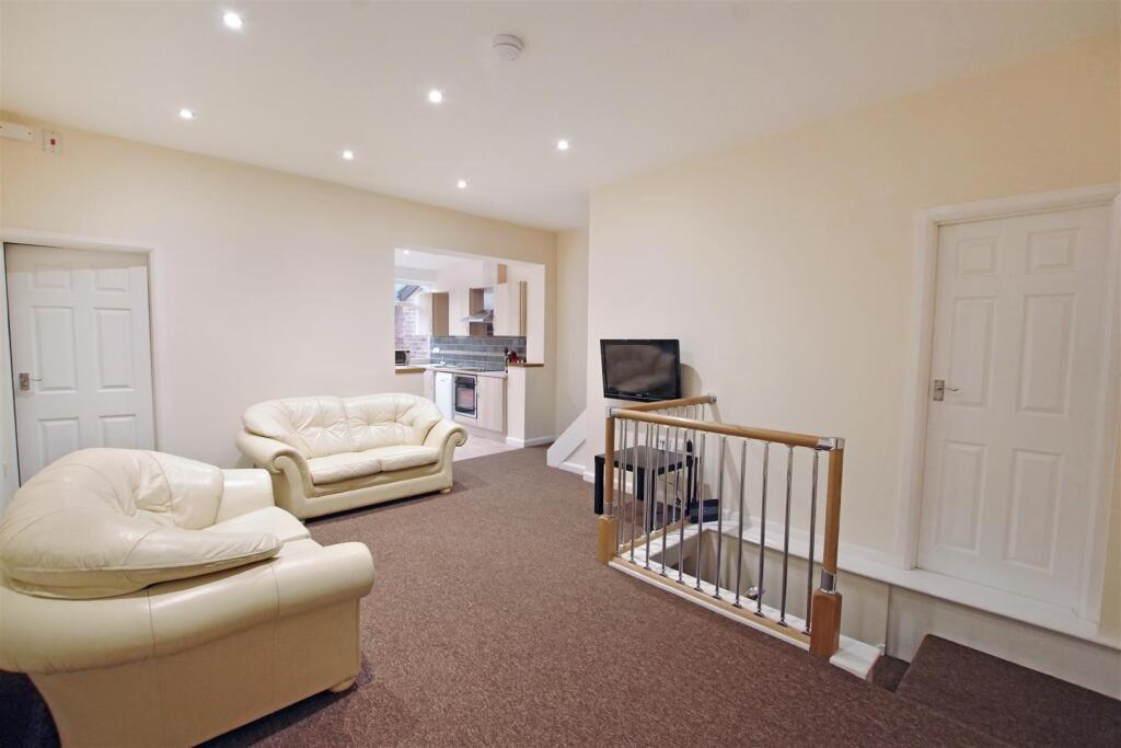 3 bed Apartment for rent in Long Line. From Saxton Mee - Sheffield
