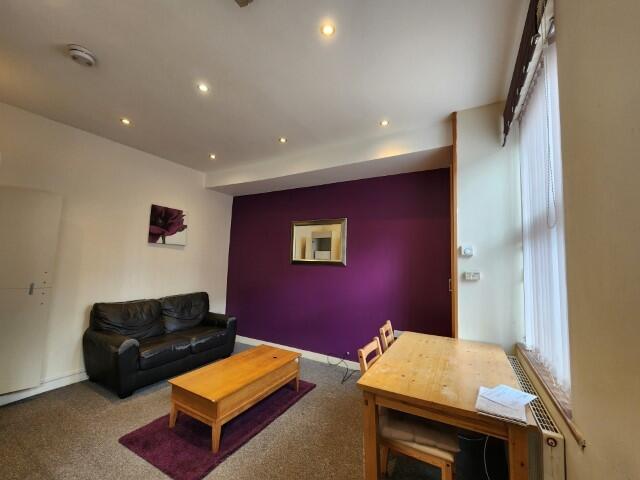 2 bed Mid Terraced House for rent in Leeds. From sbliving - Leeds