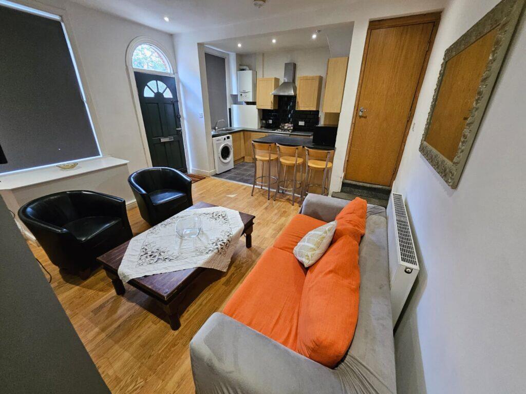 4 bed Mid Terraced House for rent in Leeds. From sbliving - Leeds 4 bed Mid Terraced House for rent in Leeds. From sbliving - Leeds