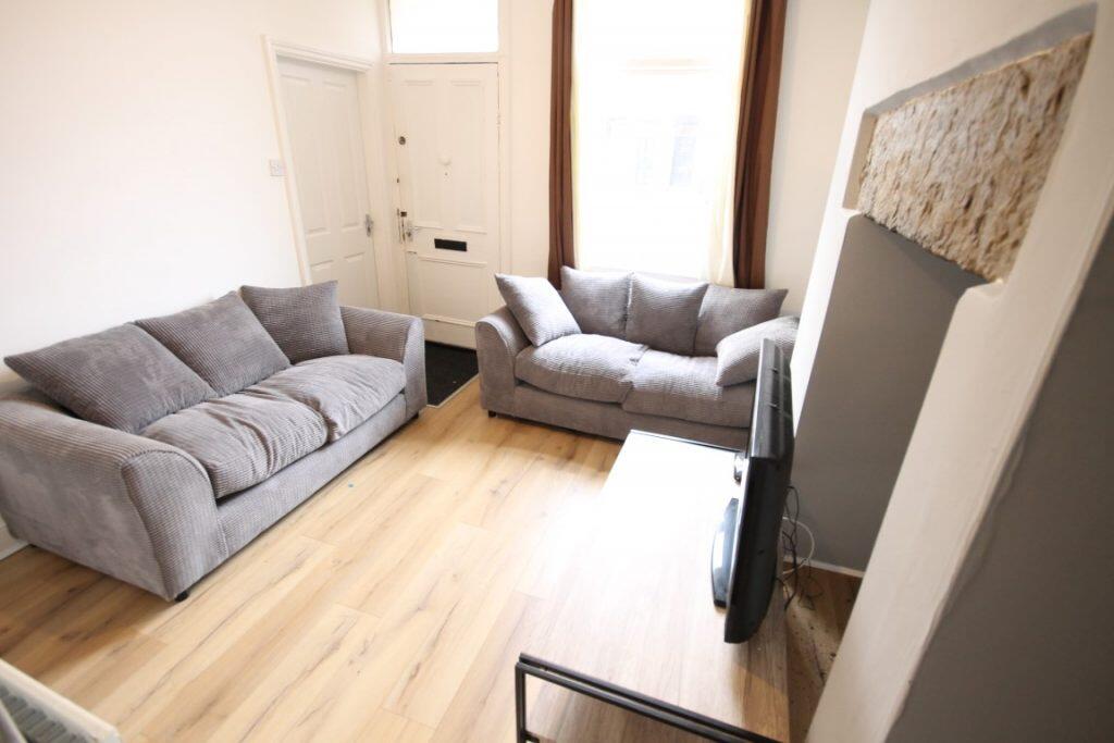 4 bed Mid Terraced House for rent in Leeds. From sbliving - Leeds