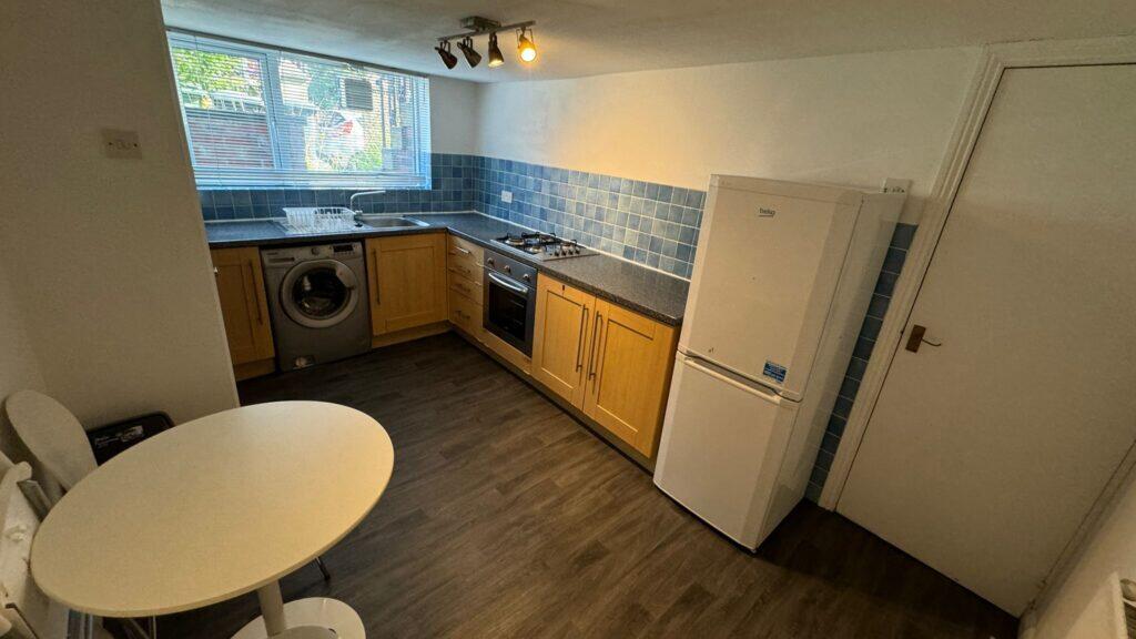 1 bed 1st Floor Flat for rent in Leeds. From sbliving - Leeds