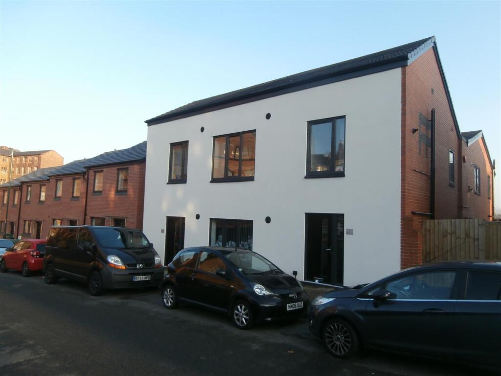 2 bed House (unspecified) for rent in Nottingham. From Spencer Birch Chartered Surveyors - Nottingham