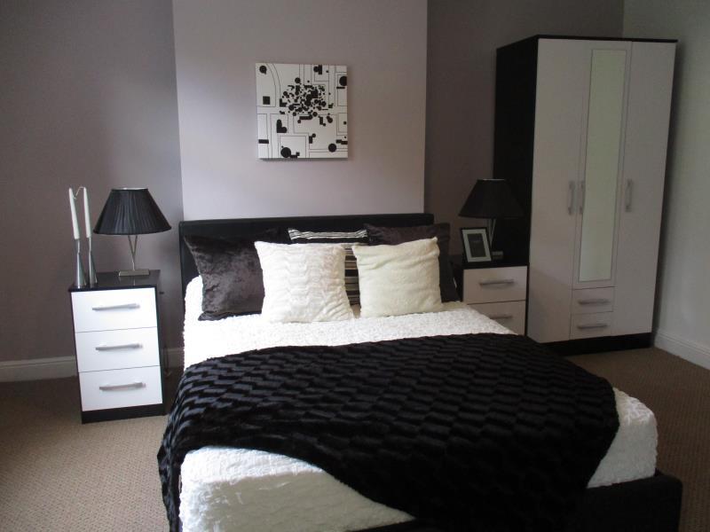 2 bed Mid Terraced House for rent in Leeds. From Spencer Properties - Leeds