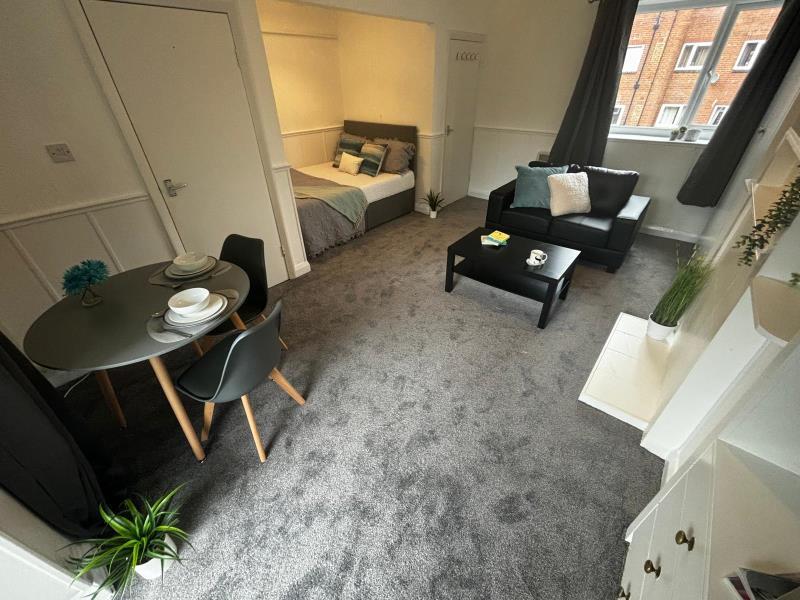 4 bed 1st Floor Flat for rent in Leeds. From Spencer Properties - Leeds
