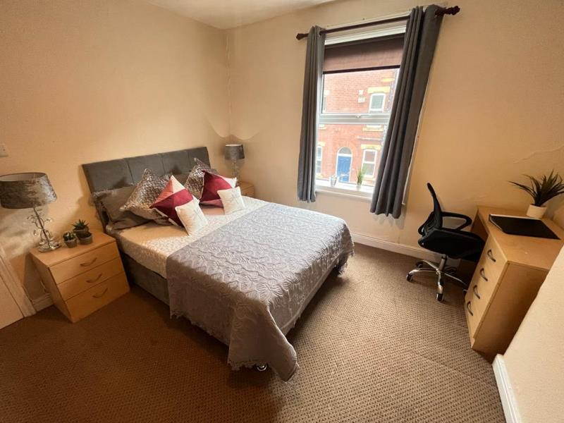 2 bed Mid Terraced House for rent in Leeds. From Spencer Properties - Leeds