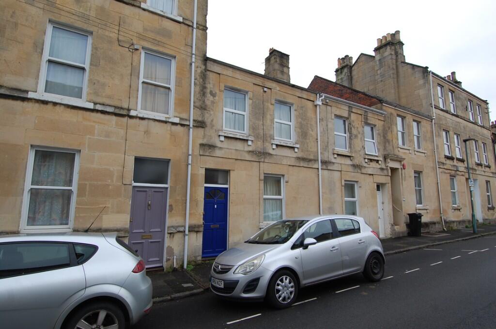 5 bed Mid Terraced House for rent in Bath. From Stonier Hobbs - Bath