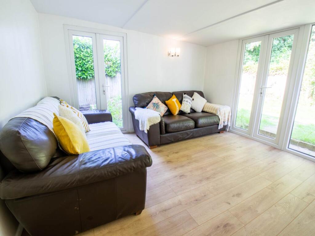 1 bed Detached for rent in Canterbury. From Student Places Ltd - Canterbury