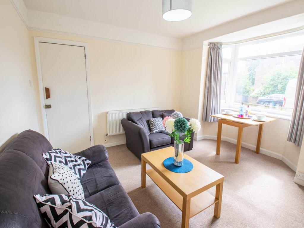 4 bed Detached for rent in Rough Common. From Student Places Ltd - Canterbury 4 bed Detached for rent in Rough Common. From Student Places Ltd - Canterbury