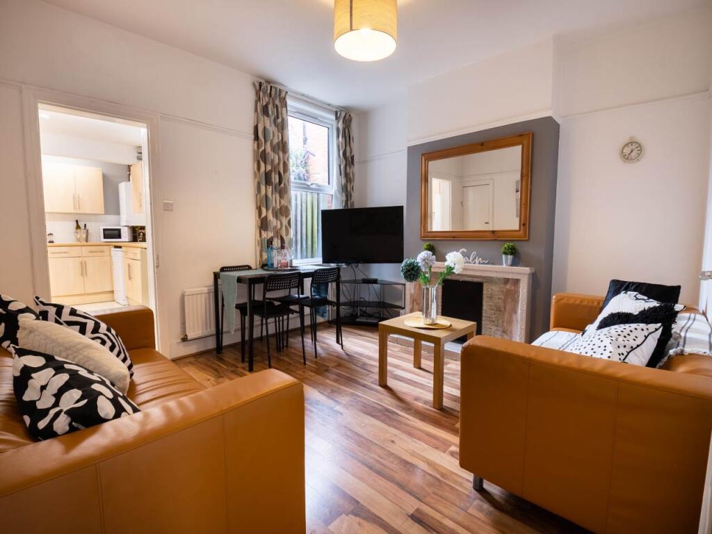 6 bed Detached for rent in Canterbury. From Student Places Ltd - Canterbury