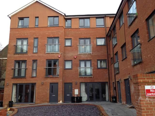 1 bed 1st Floor Flat for rent in Gillingham. From Student Places Ltd - Canterbury 1 bed 1st Floor Flat for rent in Gillingham. From Student Places Ltd - Canterbury