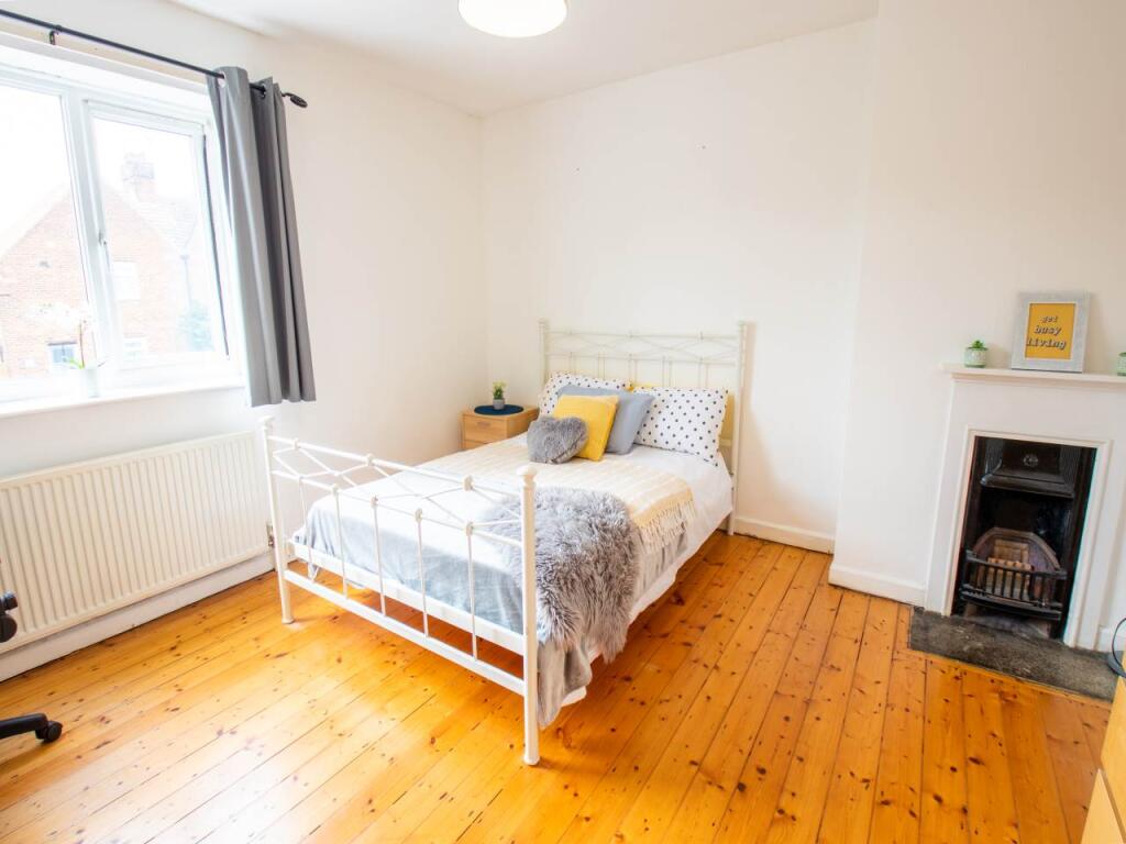1 bed Detached for rent in Rough Common. From Student Places Ltd - Canterbury