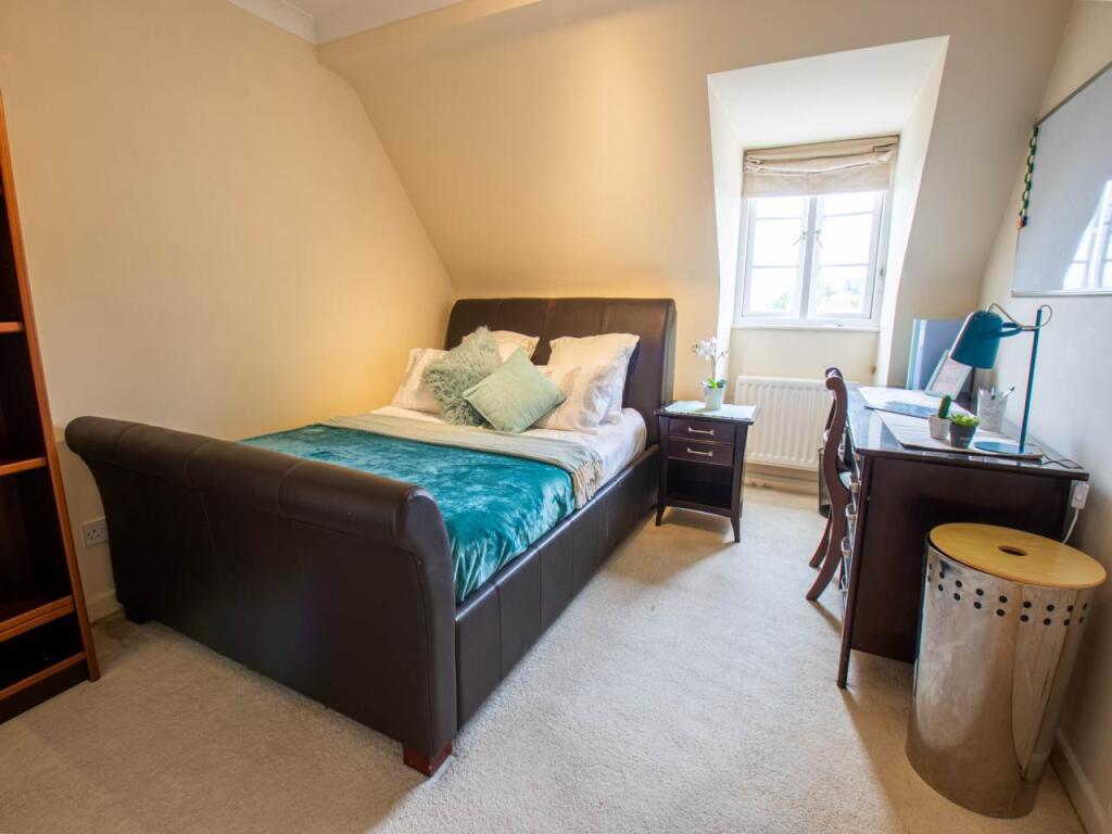 3 bed Detached for rent in Canterbury. From Student Places Ltd - Canterbury