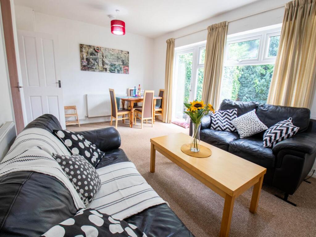 3 bed Detached for rent in Harbledown. From Student Places Ltd - Canterbury