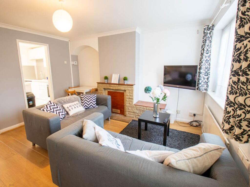 3 bed Detached for rent in Rough Common. From Student Places Ltd - Canterbury