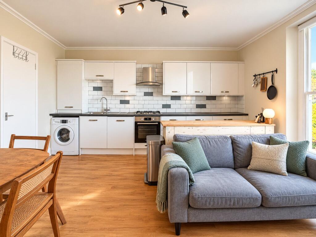 2 bed Apartment for rent in Bristol. From The Letting Game - Henleaze