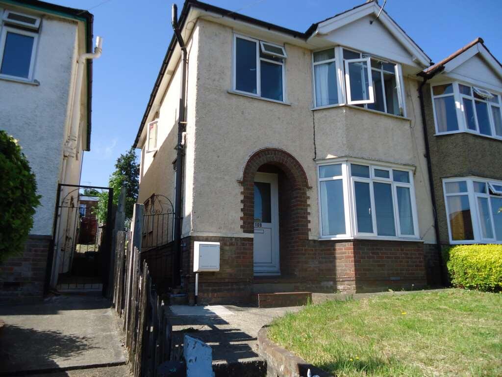 4 bed Semi Detached for rent in High Wycombe. From Thompson Wilson Estate Agents - High Wycombe