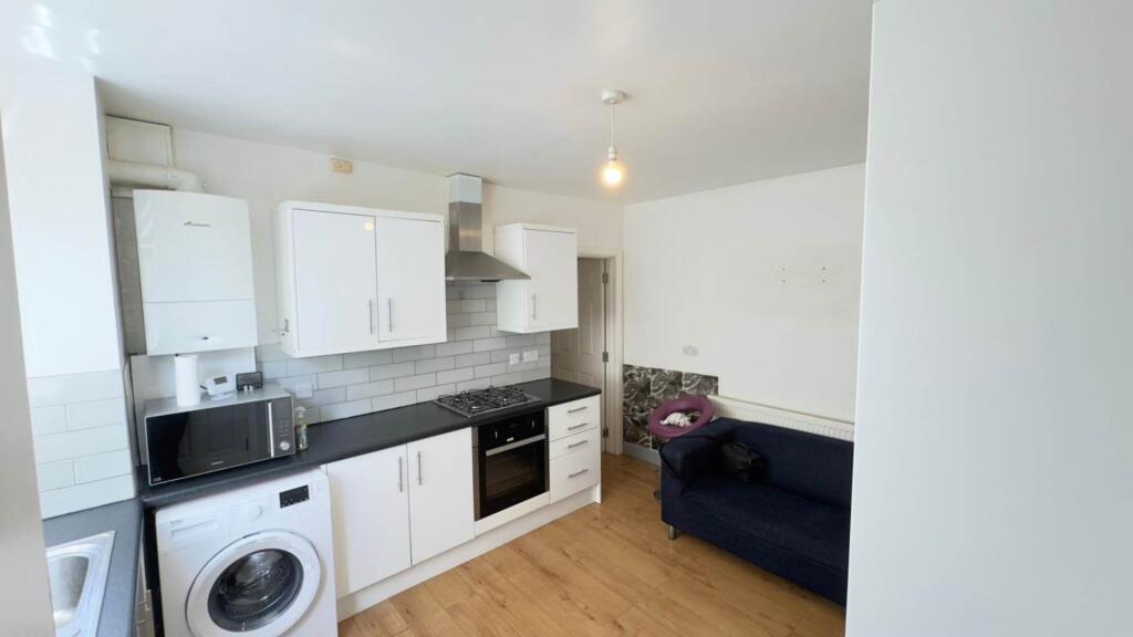 4 bed Semi Detached for rent in Downley. From Thompson Wilson Estate Agents - High Wycombe