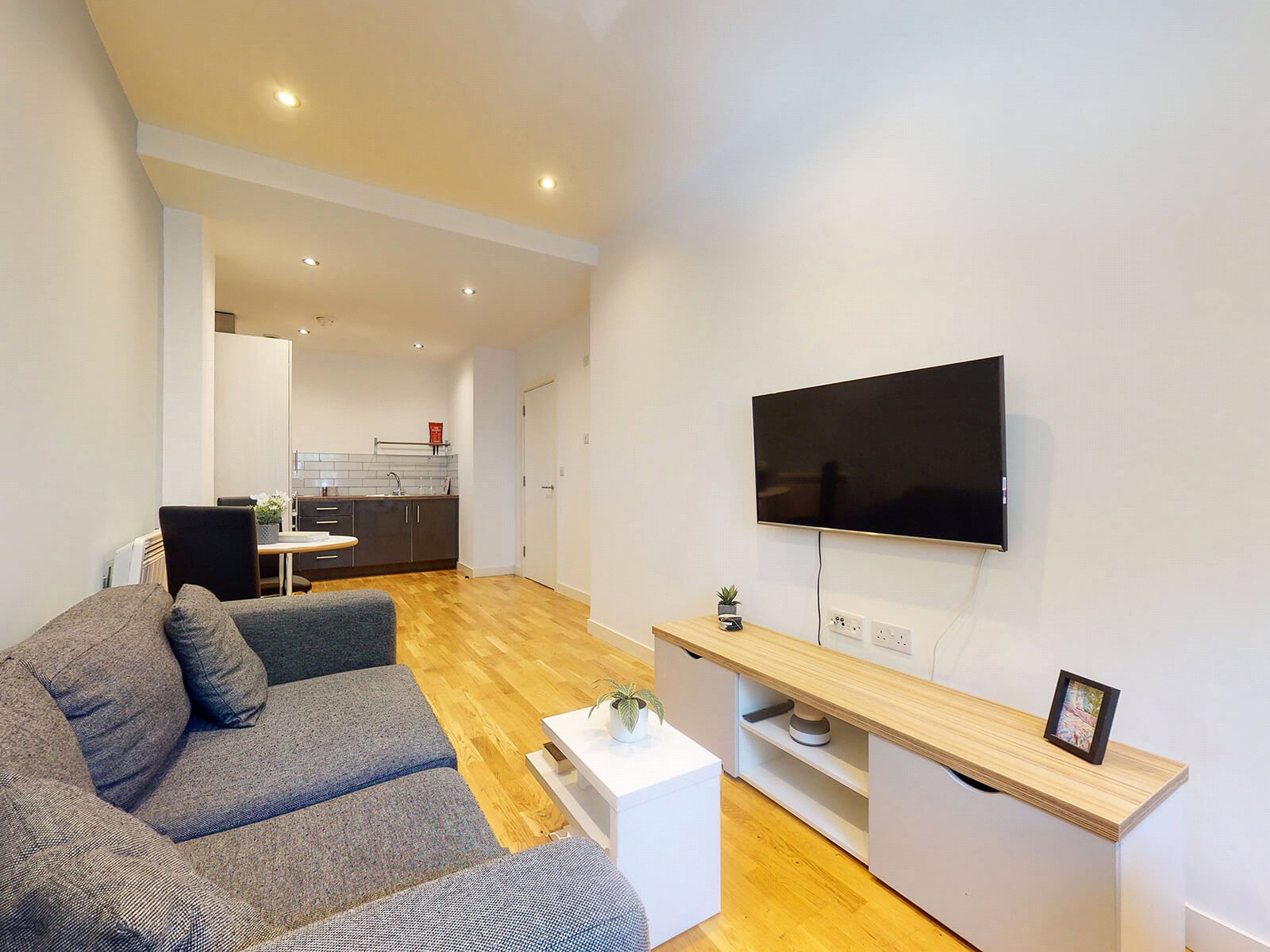 2 bed apartment for rent in Leeds. From YPP - Sheffield
