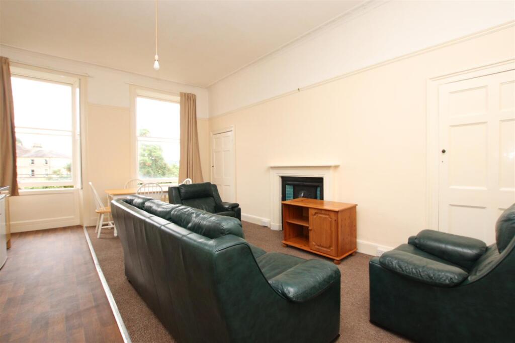 2 bed 1st Floor Flat for rent in Upper Swainswick. From Aspire to Move