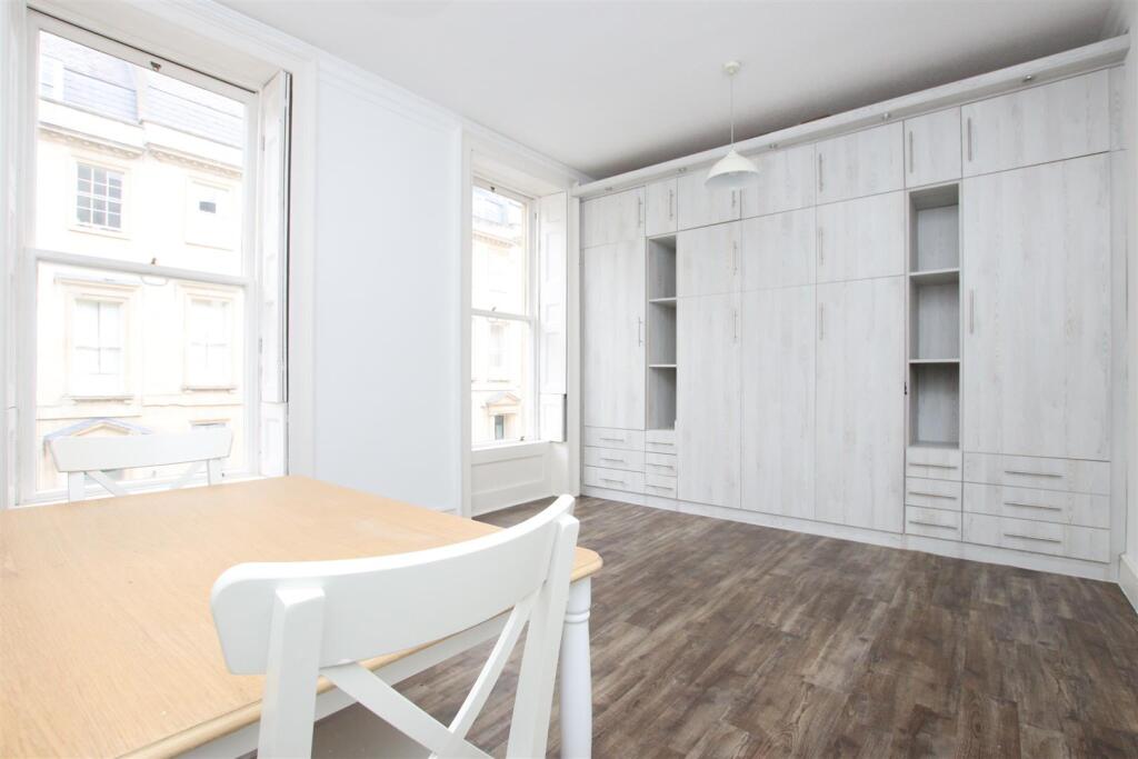 4 bed 1st Floor Flat for rent in Upper Swainswick. From Aspire to Move