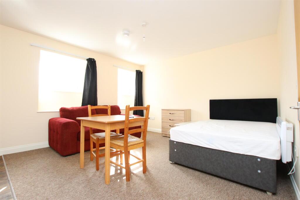 4 bed 1st Floor Flat for rent in Bristol. From Aspire to Move