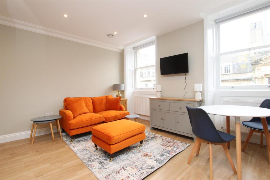 1 bed 1st Floor Flat for rent in Upper Swainswick. From Aspire to Move