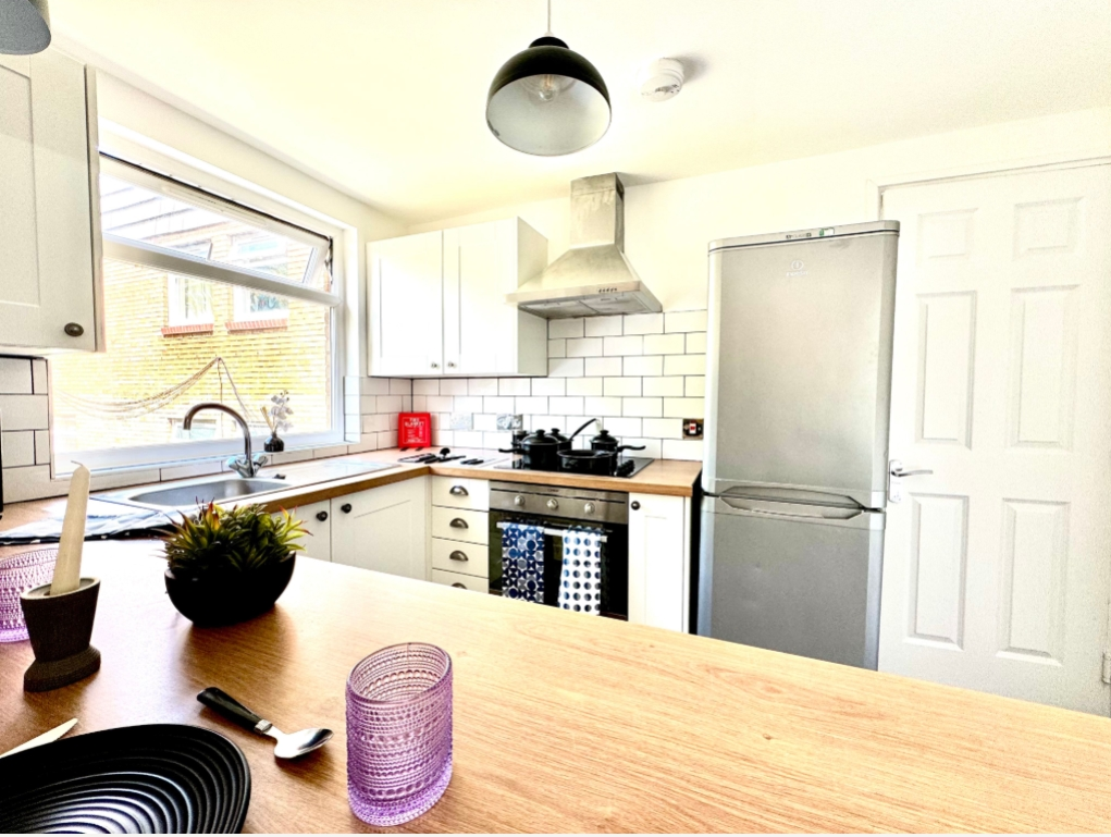 5 bed Mid Terraced House for rent in Sheffield. From EweMove - Covering Yorkshire 5 bed Mid Terraced House for rent in Sheffield. From EweMove - Covering Yorkshire
