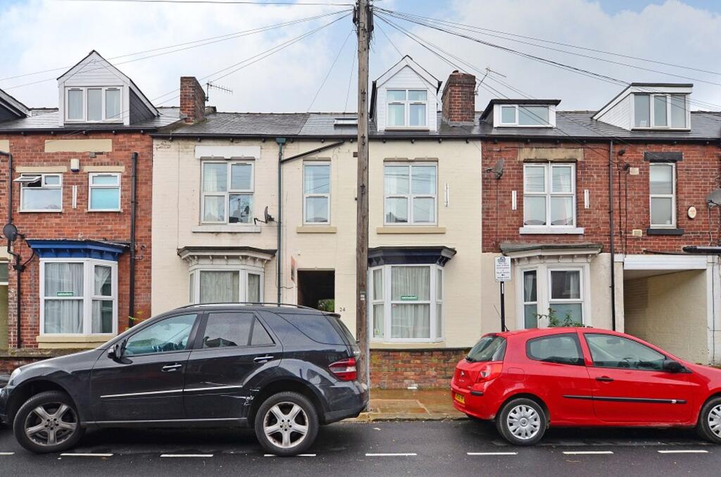4 bed Mid Terraced House for rent in Long Line. From Whitehornes - Woodseats