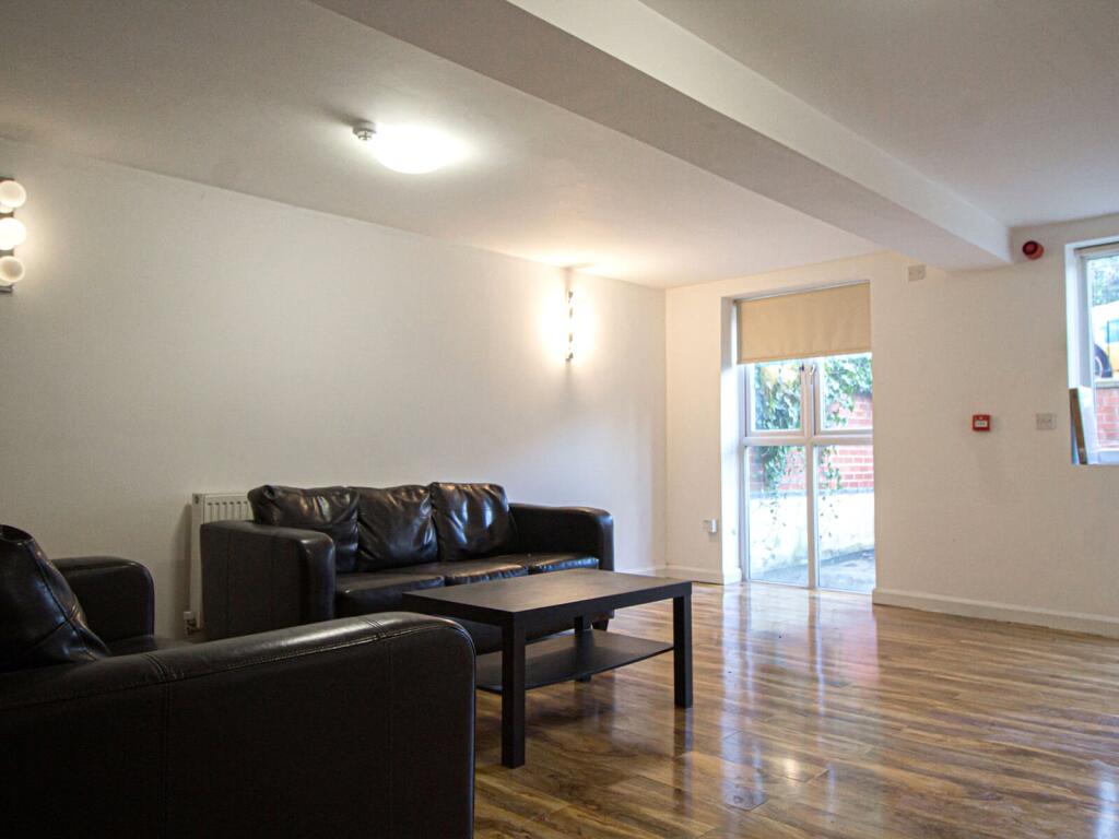 1 bed Apartment for rent in Bramhope. From Beercocks - Cottingham