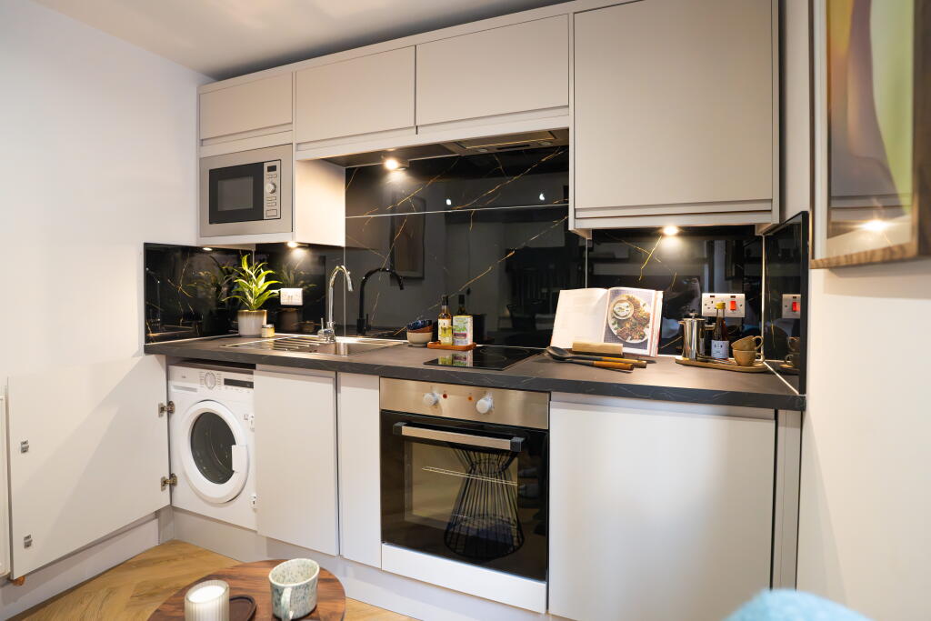 4 bed Studio for rent in Leicester. From Beercocks - Cottingham 4 bed Studio for rent in Leicester. From Beercocks - Cottingham
