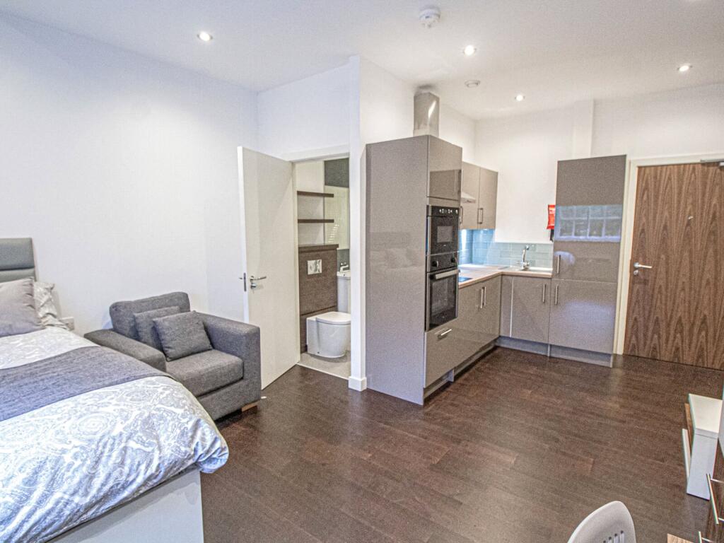 4 bed Apartment for rent in Leeds. From Beercocks - Cottingham 4 bed Apartment for rent in Leeds. From Beercocks - Cottingham