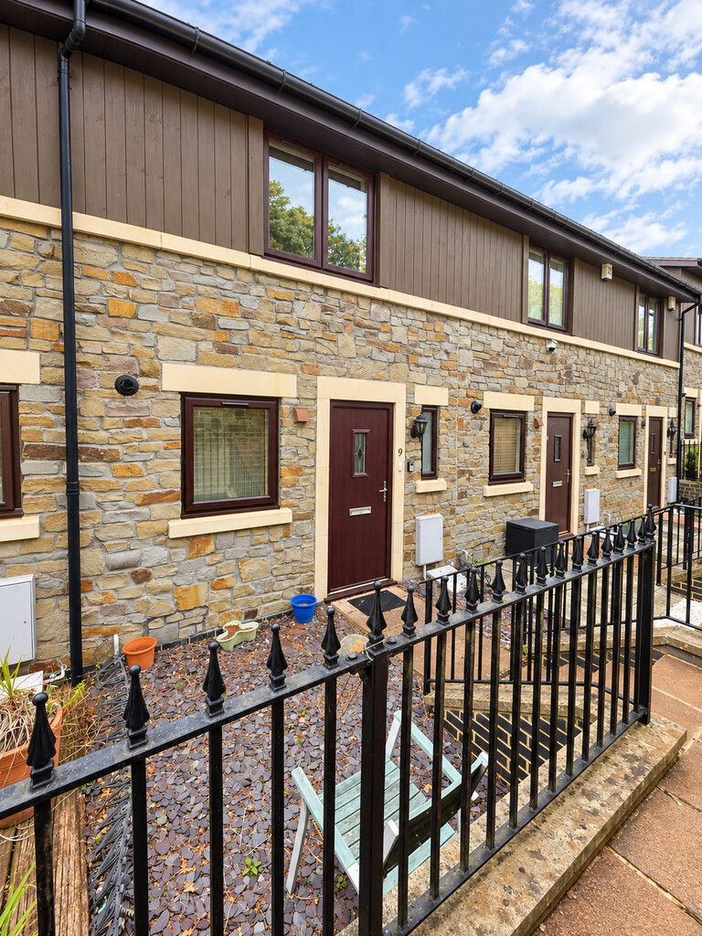 4 bed Mid Terraced House for rent in Broomhill. From Patrick James Property
