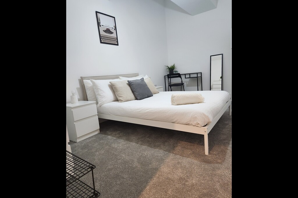 3 bed Apartment for rent in Bristol. From Patrick James Property