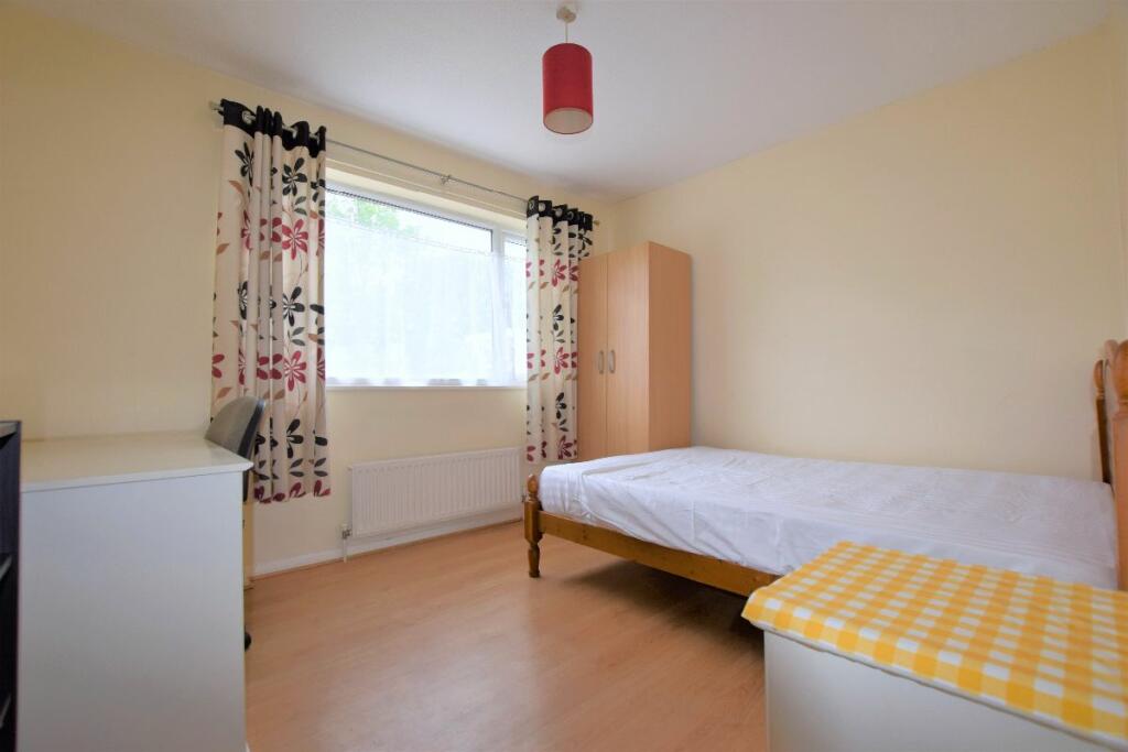 5 bed Semi Detached for rent in Tyler Hill. From Nicholas Humphreys - Canterbury 5 bed Semi Detached for rent in Tyler Hill. From Nicholas Humphreys - Canterbury