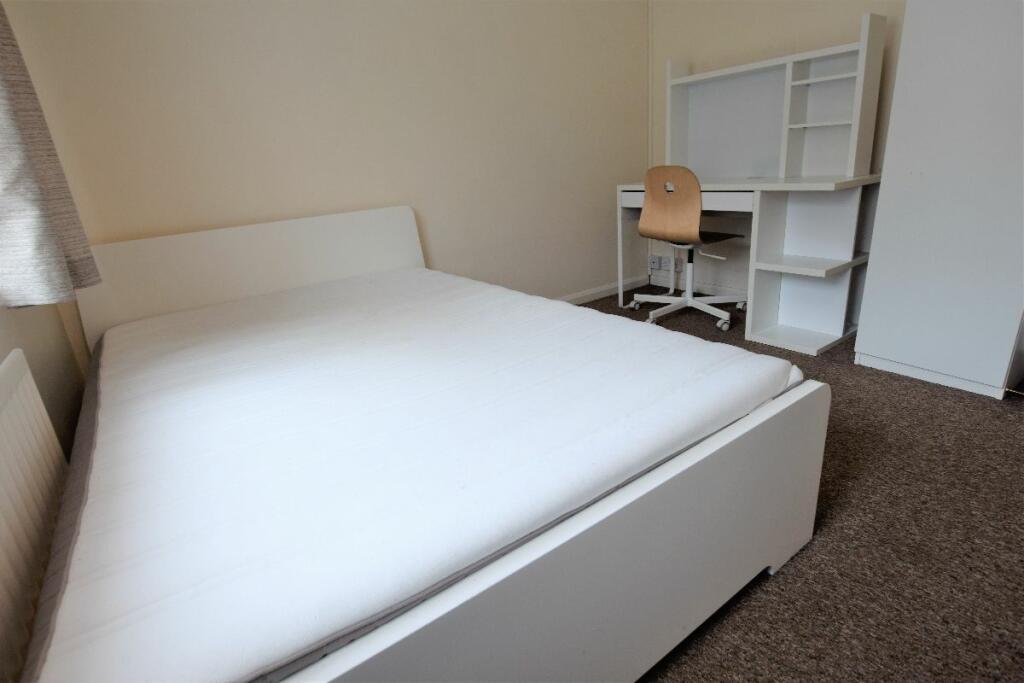 4 bed Mid Terraced House for rent in Tyler Hill. From Nicholas Humphreys - Canterbury 4 bed Mid Terraced House for rent in Tyler Hill. From Nicholas Humphreys - Canterbury