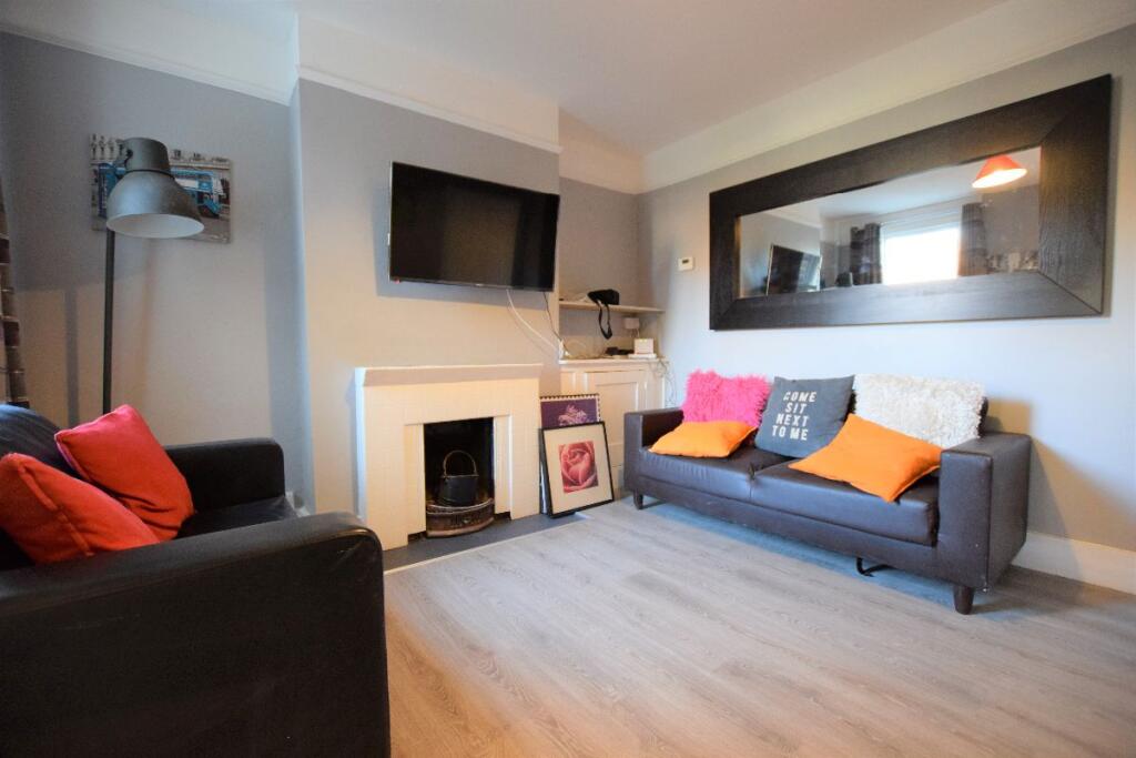 5 bed Semi Detached for rent in Canterbury. From Nicholas Humphreys - Canterbury