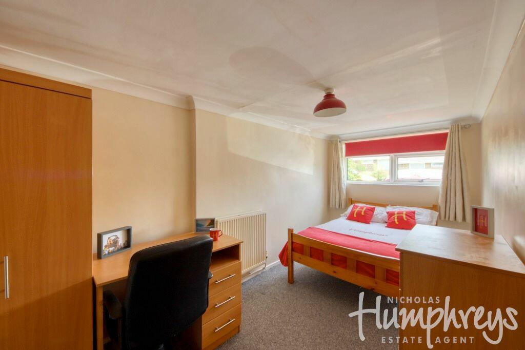 5 bed Mid Terraced House for rent in Tyler Hill. From Nicholas Humphreys - Canterbury 5 bed Mid Terraced House for rent in Tyler Hill. From Nicholas Humphreys - Canterbury