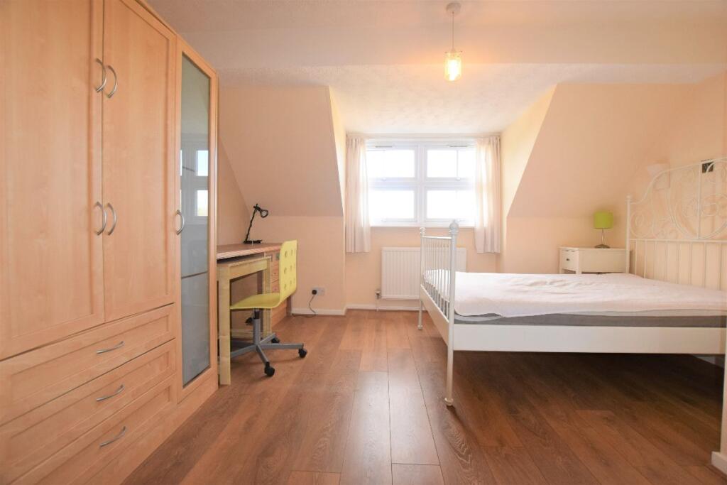 1 bed Mid Terraced House for rent in Canterbury. From Nicholas Humphreys - Canterbury
