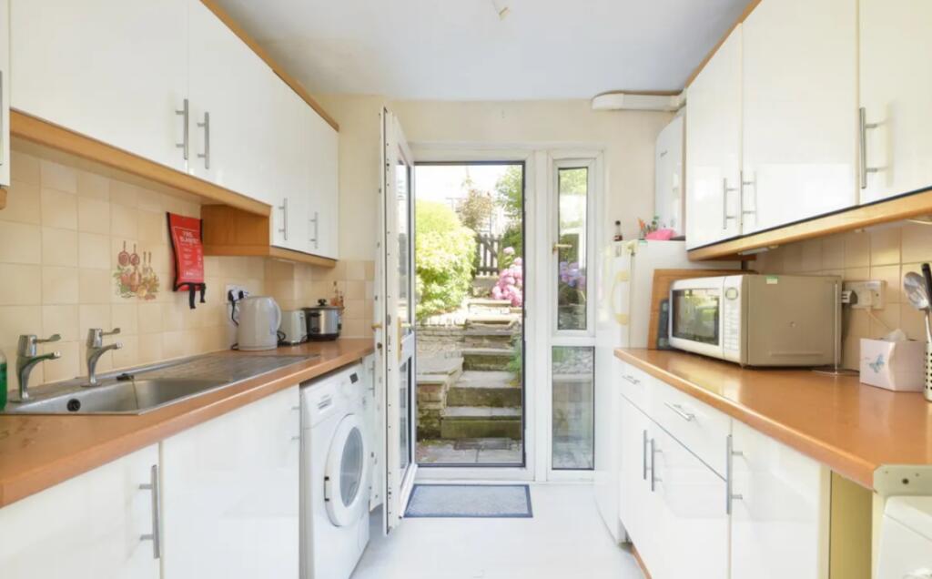 4 bed House Share for rent in Tyler Hill. From Nicholas Humphreys - Canterbury 4 bed House Share for rent in Tyler Hill. From Nicholas Humphreys - Canterbury