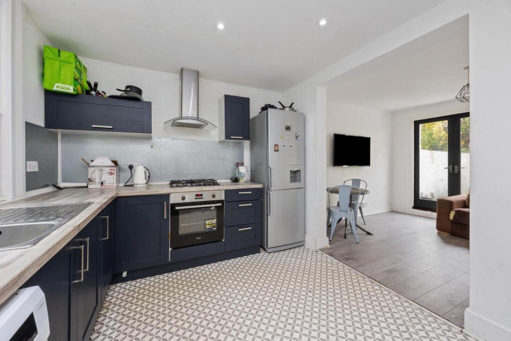 6 bed Mid Terraced House for rent in Ovingdean. From Clarity Property Management 6 bed Mid Terraced House for rent in Ovingdean. From Clarity Property Management