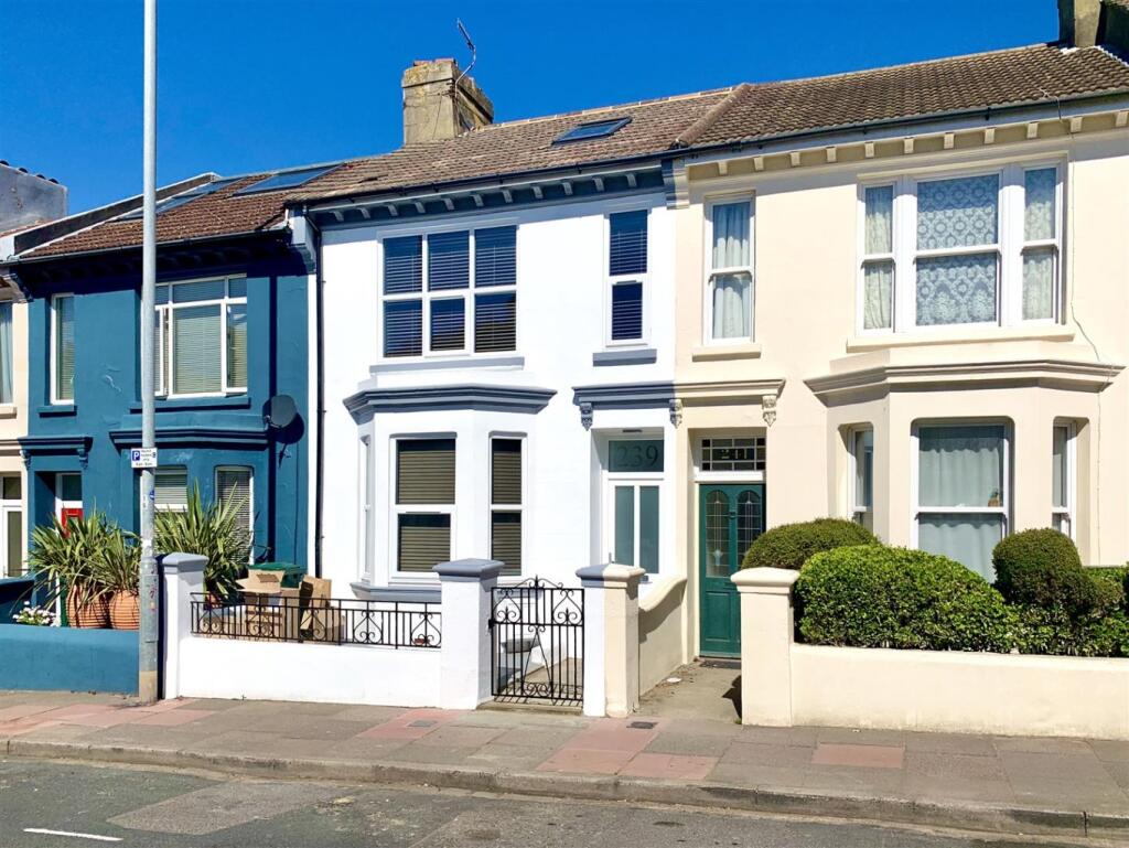 4 bed Mid Terraced House for rent in Ovingdean. From Clarity Property Management