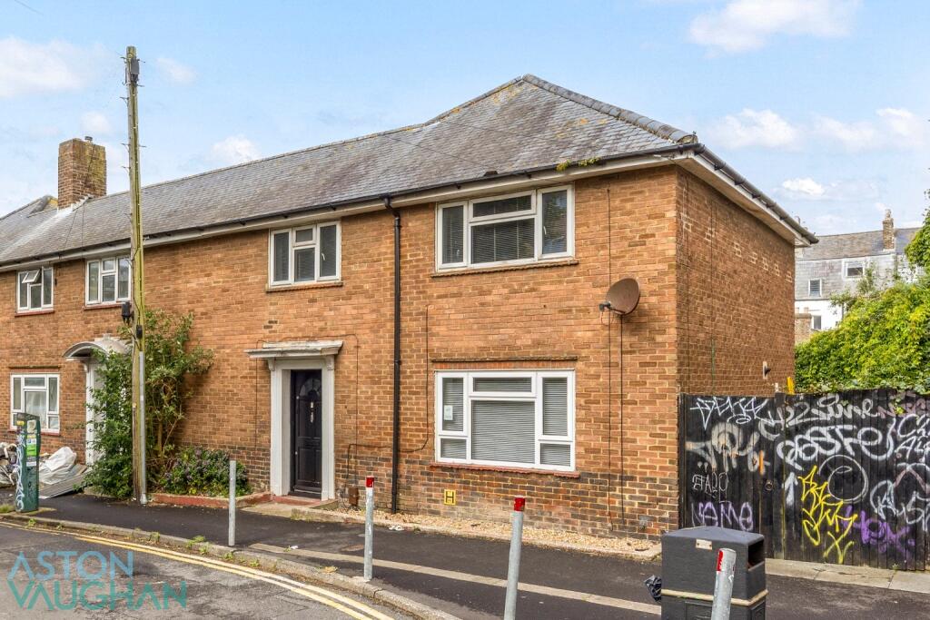 5 bed Semi Detached for rent in Ovingdean. From Clarity Property Management 5 bed Semi Detached for rent in Ovingdean. From Clarity Property Management