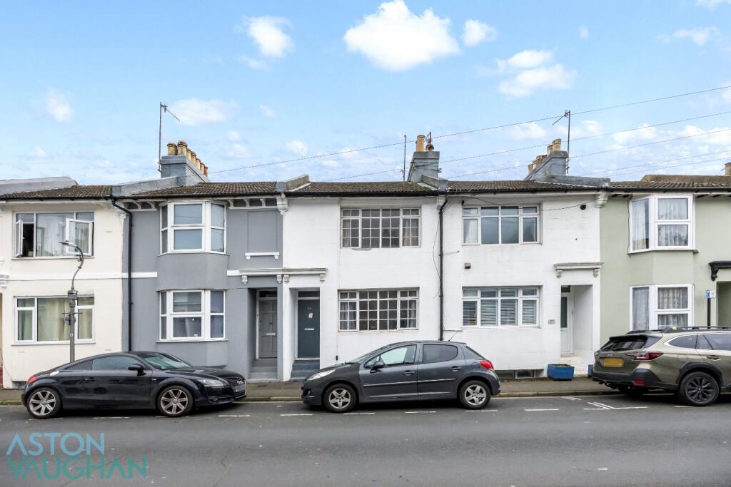 5 bed Mid Terraced House for rent in Ovingdean. From Clarity Property Management 5 bed Mid Terraced House for rent in Ovingdean. From Clarity Property Management
