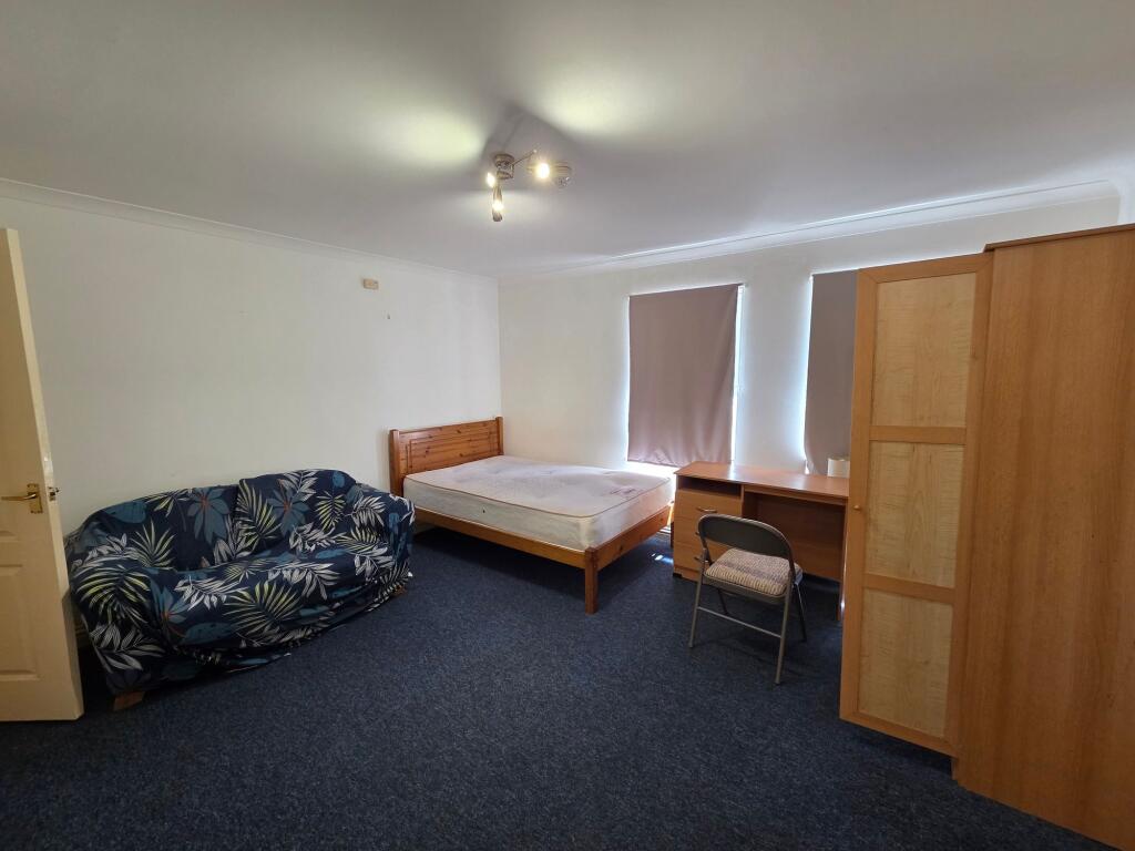 1 bed 1st Floor Flat for rent in Plymouth. From Atwell Martin - Plymouth