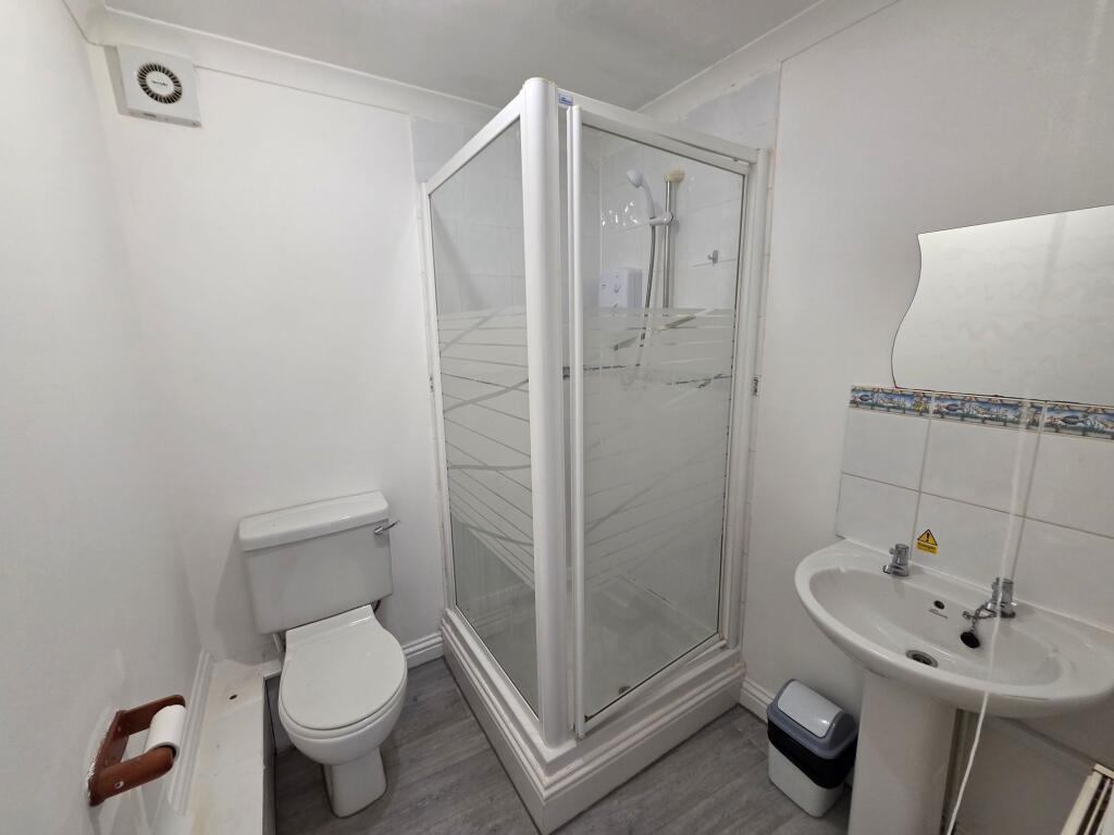 4 bed Studio for rent in Plymouth. From Atwell Martin - Plymouth 4 bed Studio for rent in Plymouth. From Atwell Martin - Plymouth
